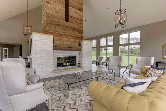 $190,000 | 5998 Chasewood Parkway, Unit 1, Minnetonka, MN 55343