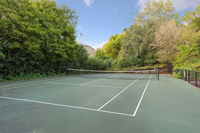 $190,000 | 5998 Chasewood Parkway, Unit 1, Minnetonka, MN 55343