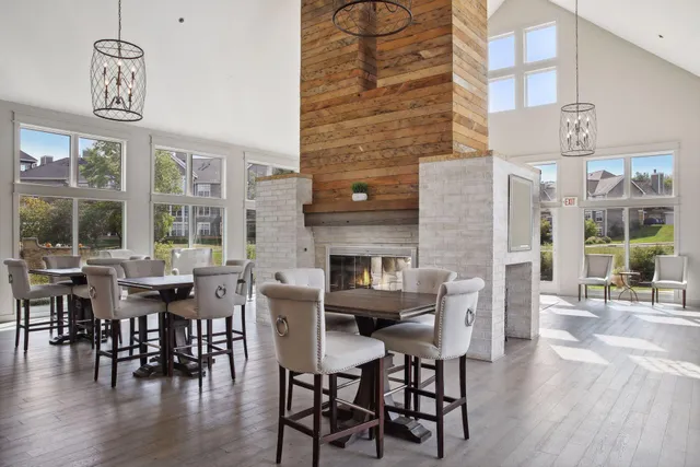 $190,000 | 5998 Chasewood Parkway, Unit 1, Minnetonka, MN 55343