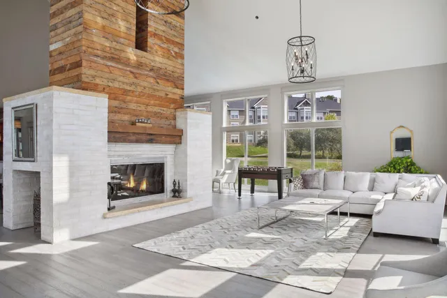 $190,000 | 5998 Chasewood Parkway, Unit 1, Minnetonka, MN 55343