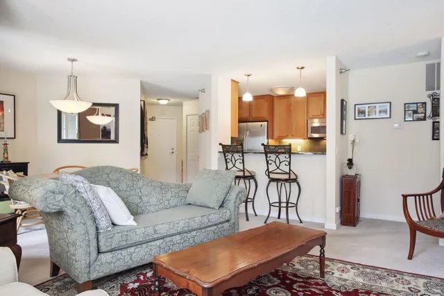 $190,000 | 5998 Chasewood Parkway, Unit 1, Minnetonka, MN 55343