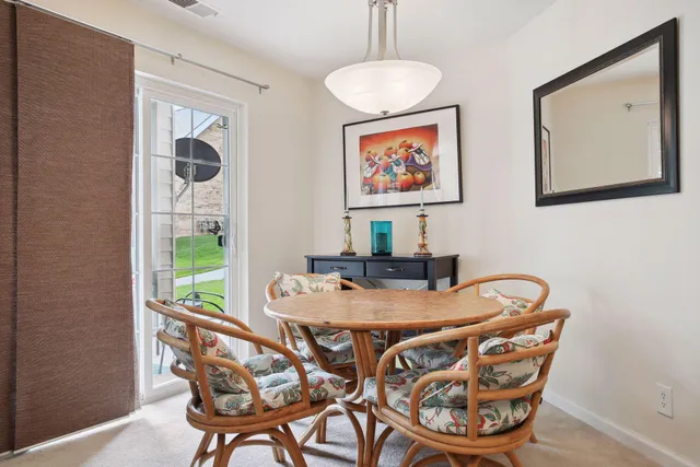 $190,000 | 5998 Chasewood Parkway, Unit 1, Minnetonka, MN 55343