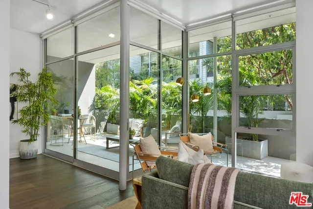 $1,125,000 | 4080 Glencoe Avenue, Unit 104, Marina del Rey, CA 90292