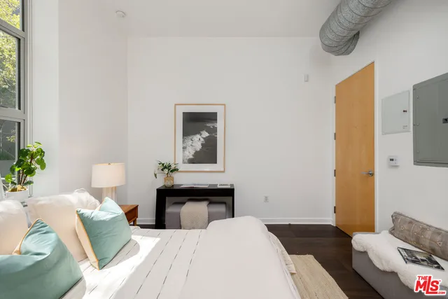 $1,125,000 | 4080 Glencoe Avenue, Unit 104, Marina del Rey, CA 90292