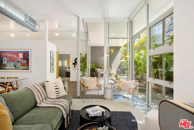 $1,125,000 | 4080 Glencoe Avenue, Unit 104, Marina del Rey, CA 90292