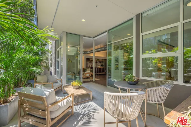 $1,125,000 | 4080 Glencoe Avenue, Unit 104, Marina del Rey, CA 90292