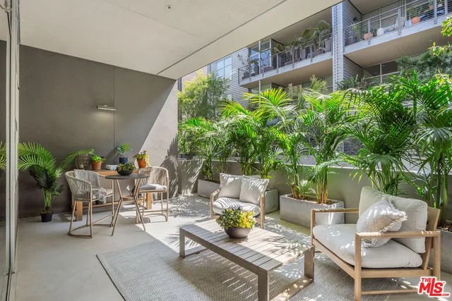 $1,125,000 | 4080 Glencoe Avenue, Unit 104, Marina del Rey, CA 90292