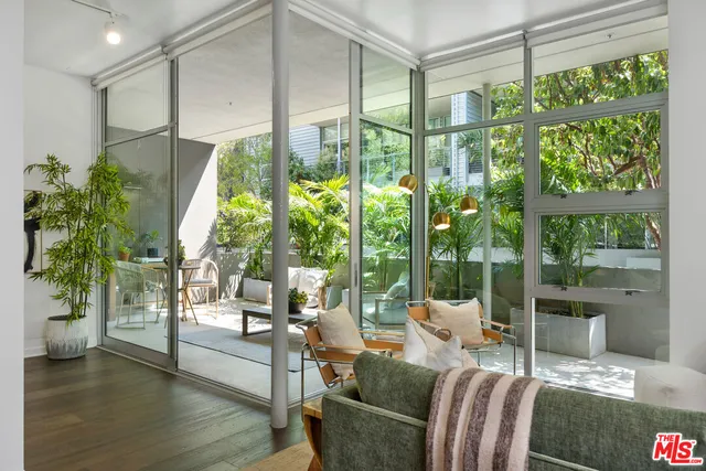 $1,125,000 | 4080 Glencoe Avenue, Unit 104, Marina del Rey, CA 90292