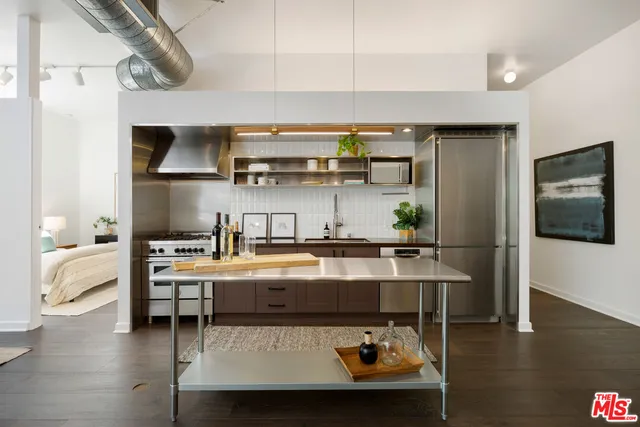 $1,125,000 | 4080 Glencoe Avenue, Unit 104, Marina del Rey, CA 90292