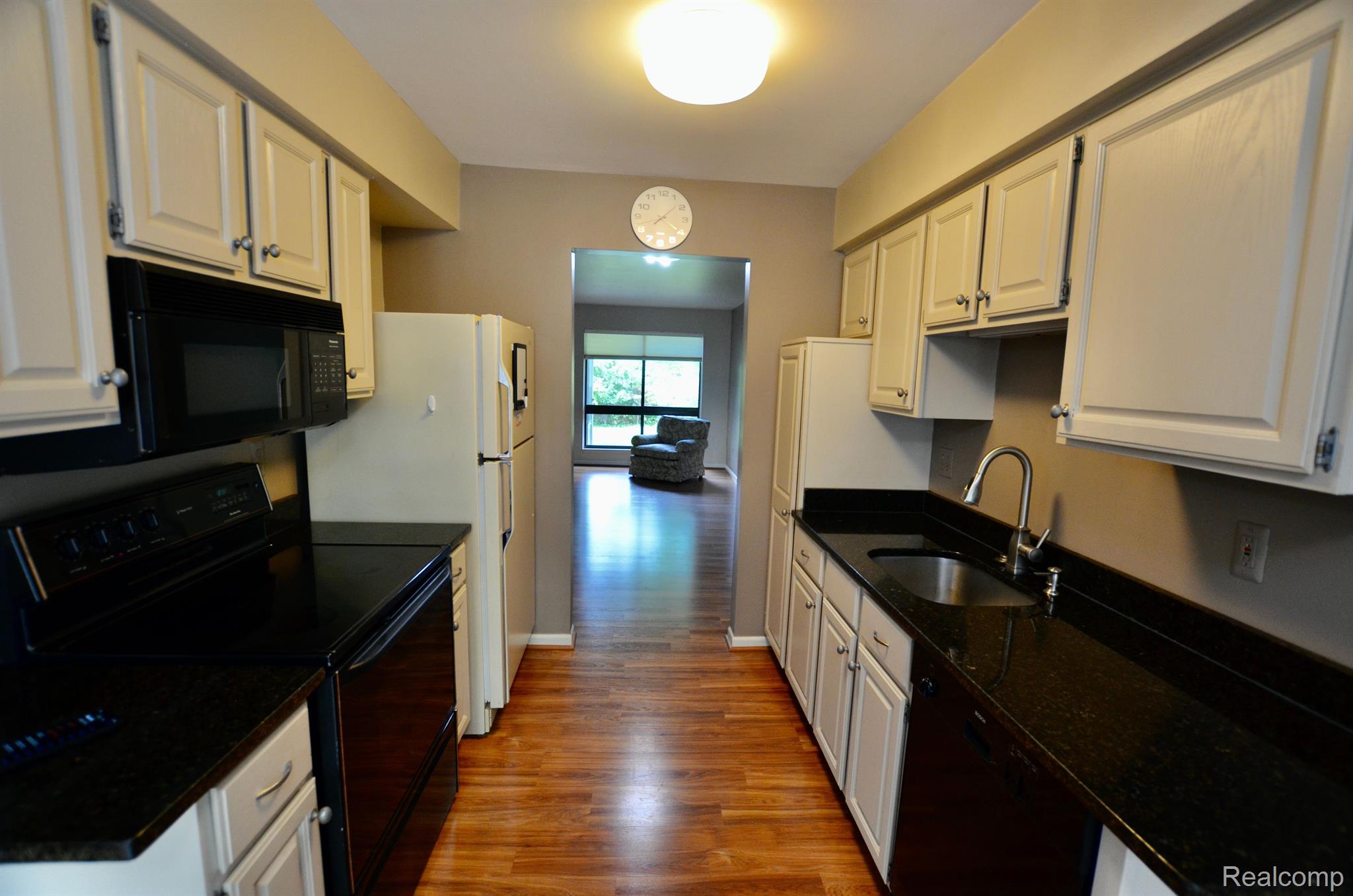 986 Wexford Way Rochester, MI 48307 - Photo 10 of 15 Gallery Image 10