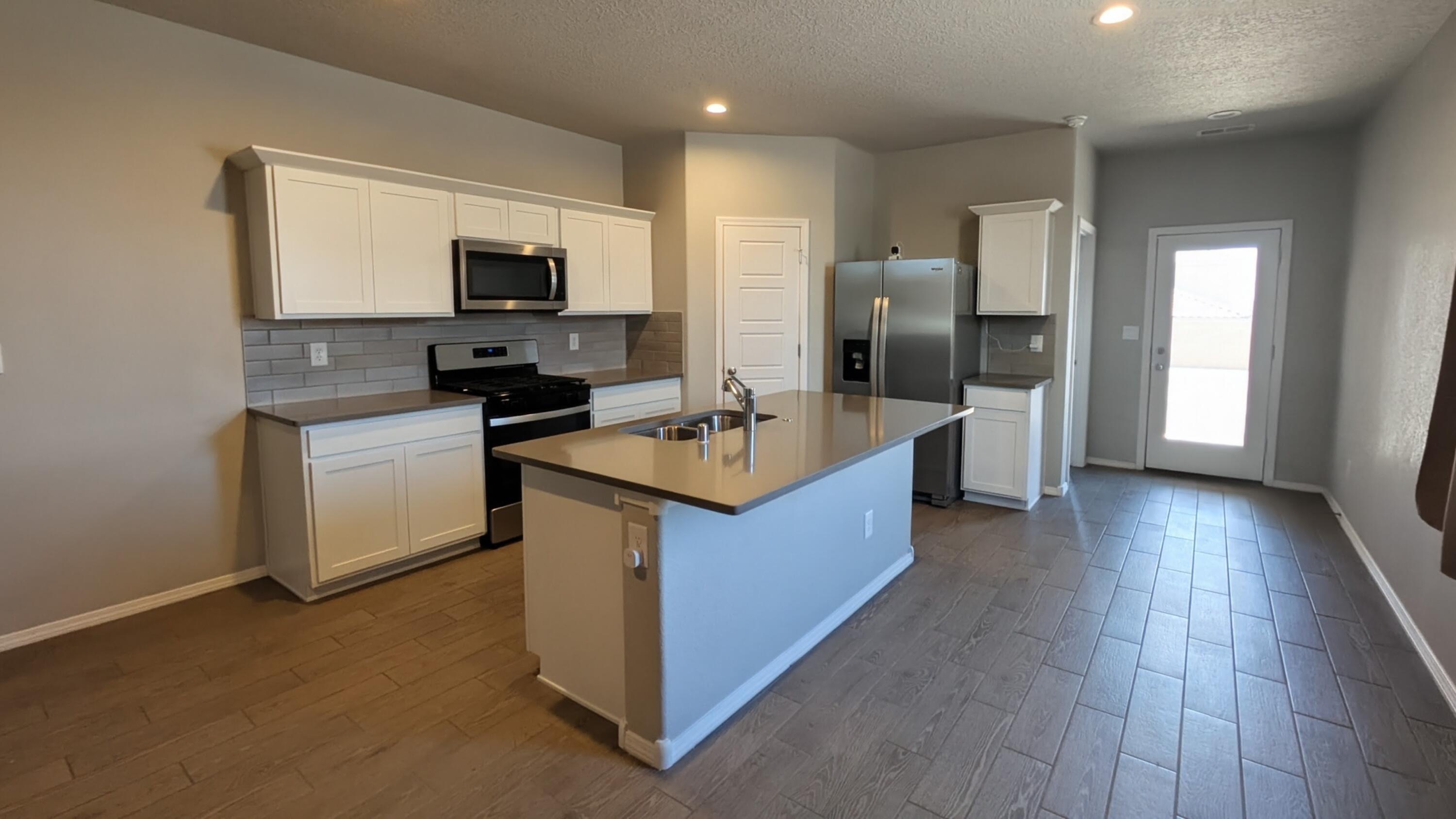 748 Amatista Loop Southeast Rio Rancho, NM 87124 - Photo 4 of 8 Gallery Image 4