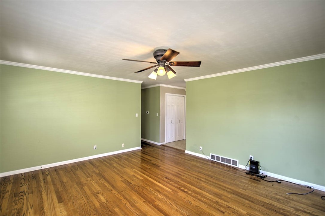 139 Wisconsin Drive Decatur, IL 62526 - Photo 10 of 29 Gallery Image 10
