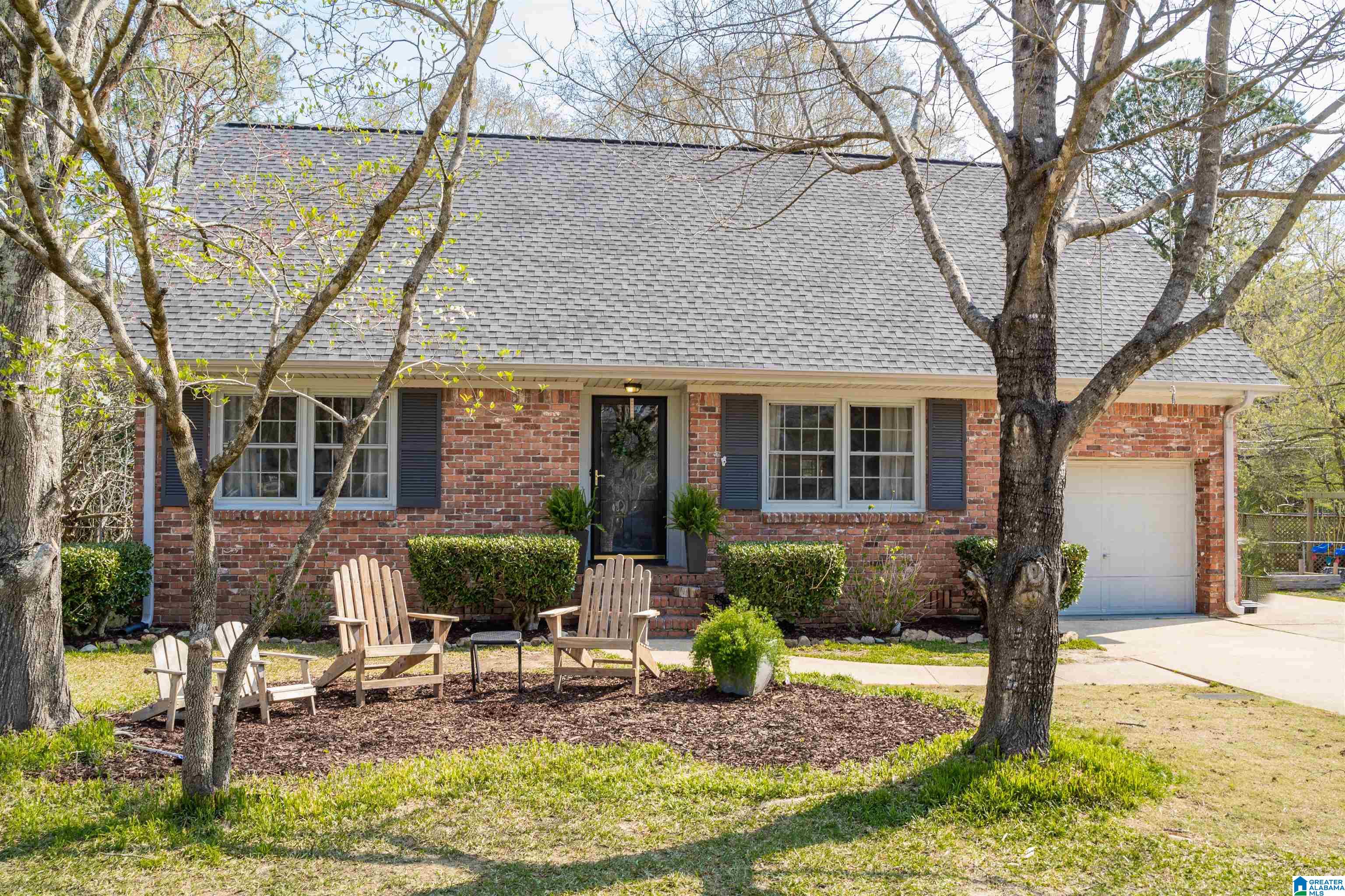 4413 Mountaindale Road Birmingham, AL 35213 - Photo 2 of 36