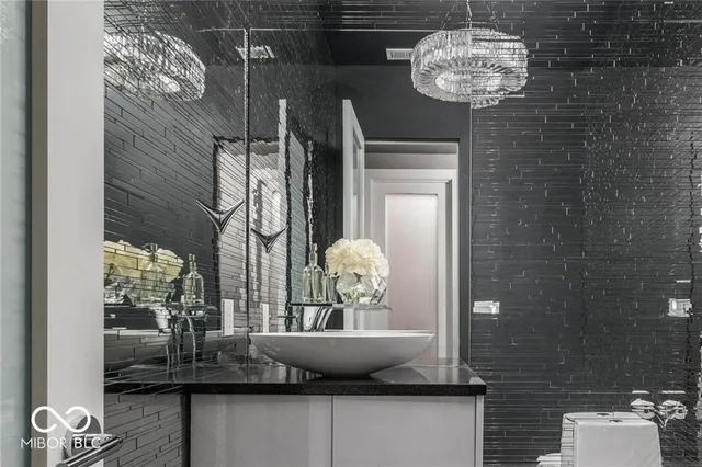 $2,200,000 | 333 Massachusetts Avenue, Unit PH1, Indianapolis, IN 46204