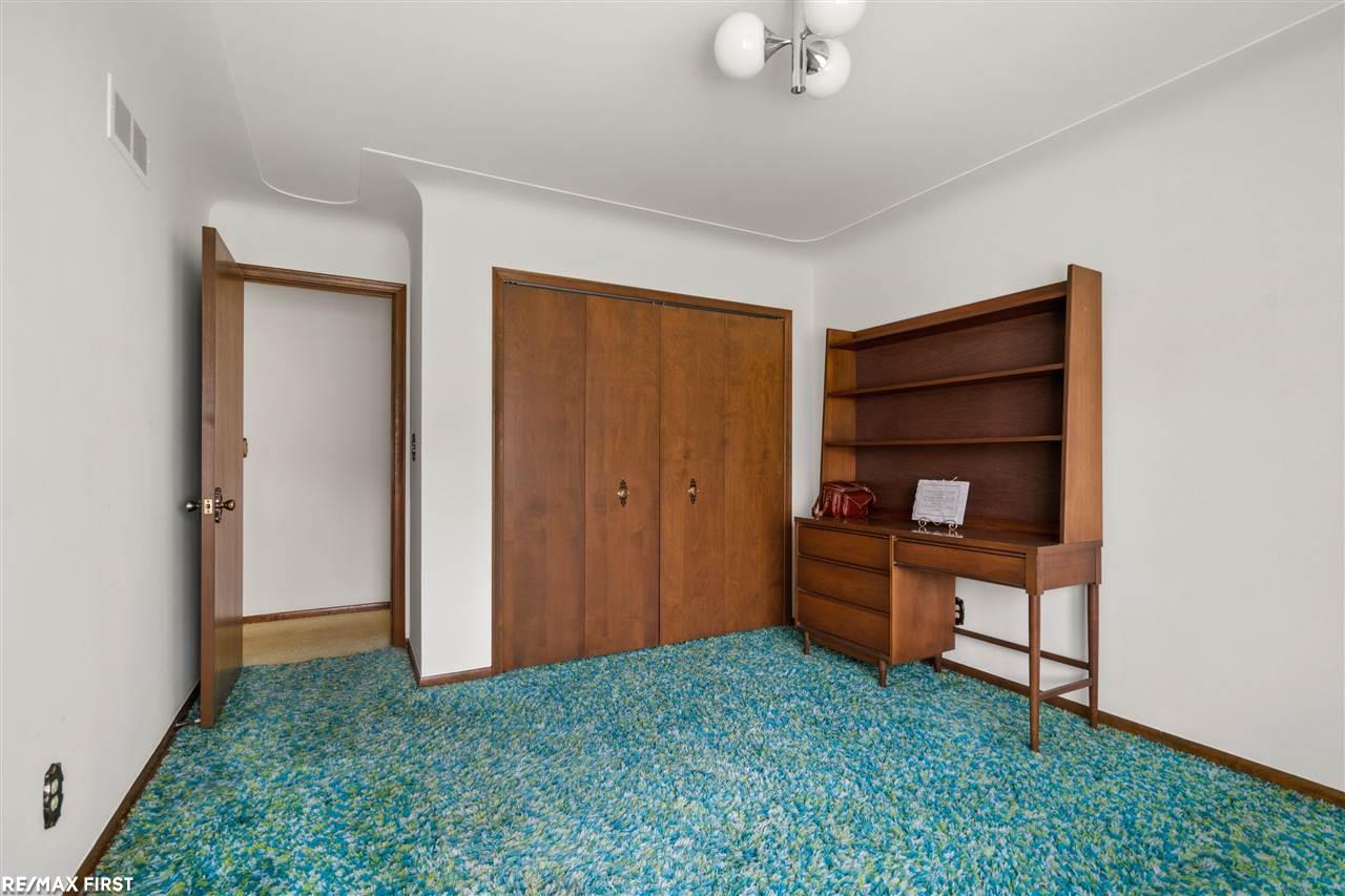 2098 Chalet Drive Rochester Hills, MI 48309 - Photo 23 of 36