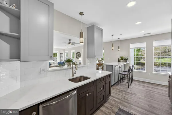 $440,000 | 6704 Holly Farm Lane, Unit 112, Warrenton, VA 20187