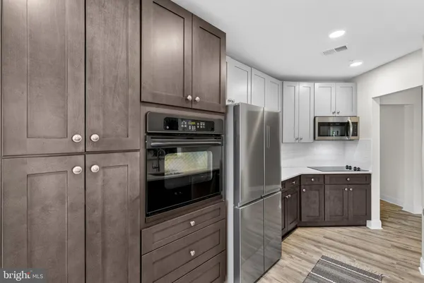$440,000 | 6704 Holly Farm Lane, Unit 112, Warrenton, VA 20187