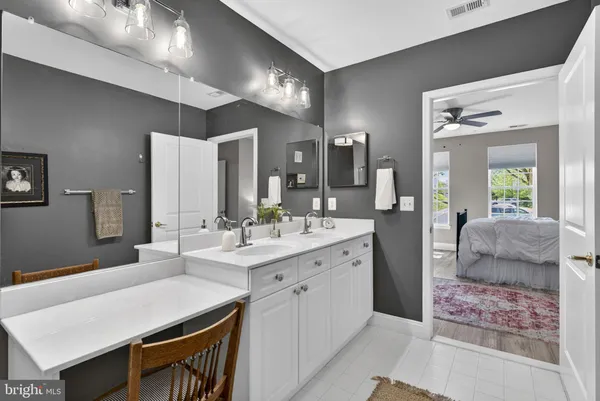 $440,000 | 6704 Holly Farm Lane, Unit 112, Warrenton, VA 20187