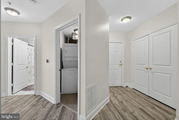 $440,000 | 6704 Holly Farm Lane, Unit 112, Warrenton, VA 20187