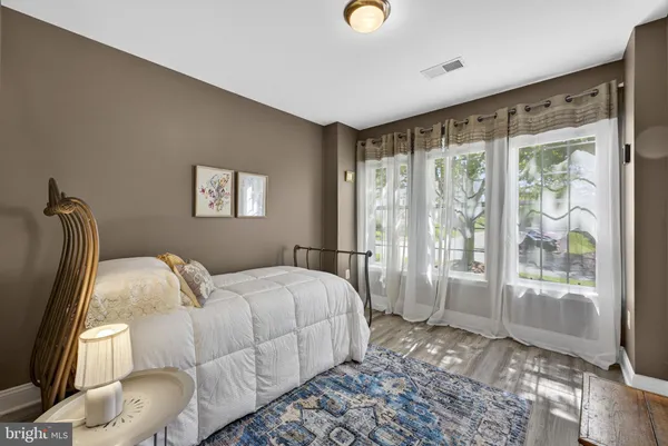 $440,000 | 6704 Holly Farm Lane, Unit 112, Warrenton, VA 20187