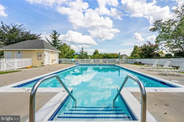 $440,000 | 6704 Holly Farm Lane, Unit 112, Warrenton, VA 20187