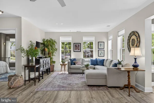 $440,000 | 6704 Holly Farm Lane, Unit 112, Warrenton, VA 20187