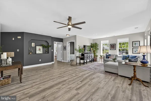 $440,000 | 6704 Holly Farm Lane, Unit 112, Warrenton, VA 20187