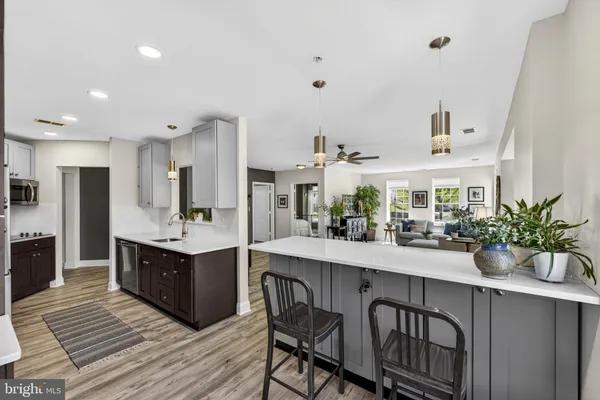 $440,000 | 6704 Holly Farm Lane, Unit 112, Warrenton, VA 20187
