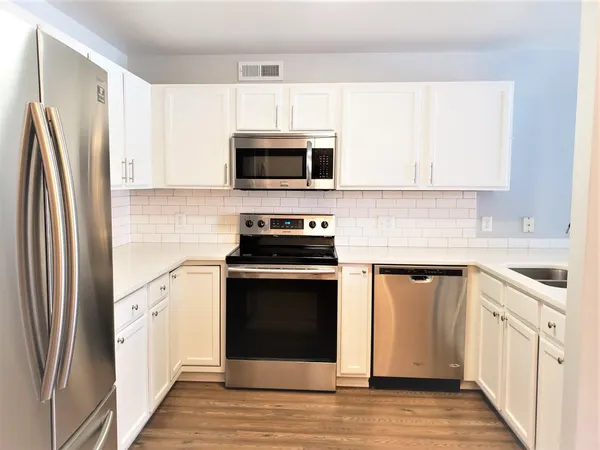 $2,795 | 4737 South Hunter Lane, New Berlin, WI 53151