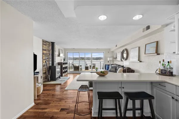 $299,900 | 351 Bay Village Drive, Irondequoit, NY 14609