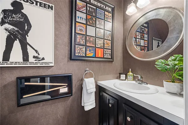 $299,900 | 351 Bay Village Drive, Irondequoit, NY 14609