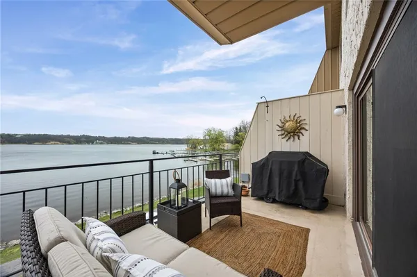 $299,900 | 351 Bay Village Drive, Irondequoit, NY 14609