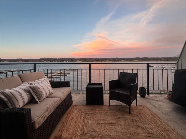 $299,900 | 351 Bay Village Drive, Irondequoit, NY 14609