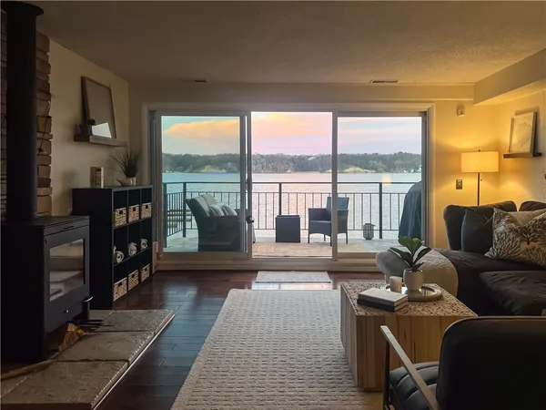 $299,900 | 351 Bay Village Drive, Irondequoit, NY 14609