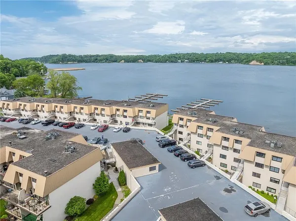 $299,900 | 351 Bay Village Drive, Irondequoit, NY 14609