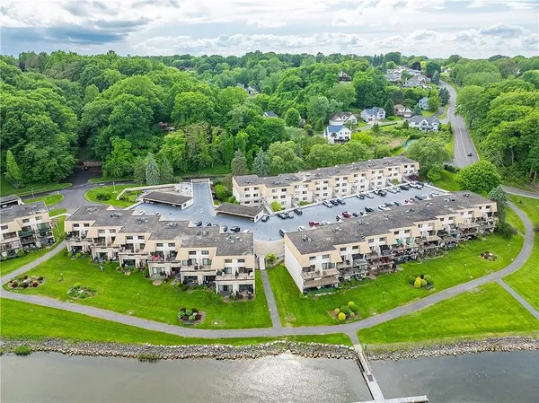 $299,900 | 351 Bay Village Drive, Irondequoit, NY 14609