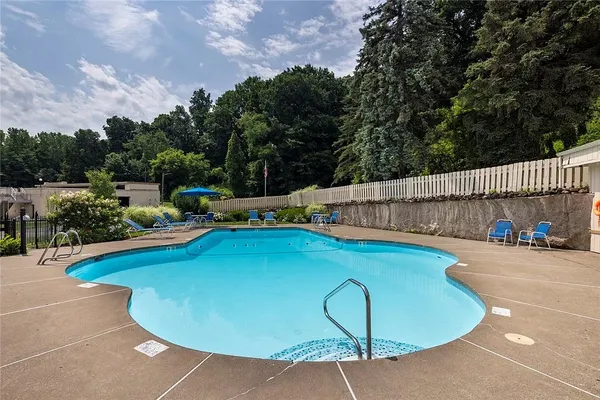 $299,900 | 351 Bay Village Drive, Irondequoit, NY 14609