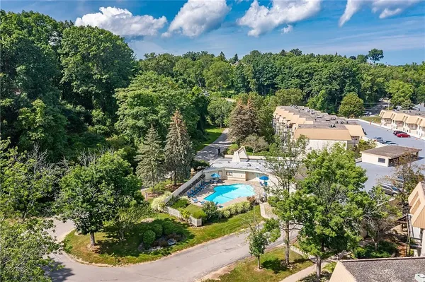 $299,900 | 351 Bay Village Drive, Irondequoit, NY 14609