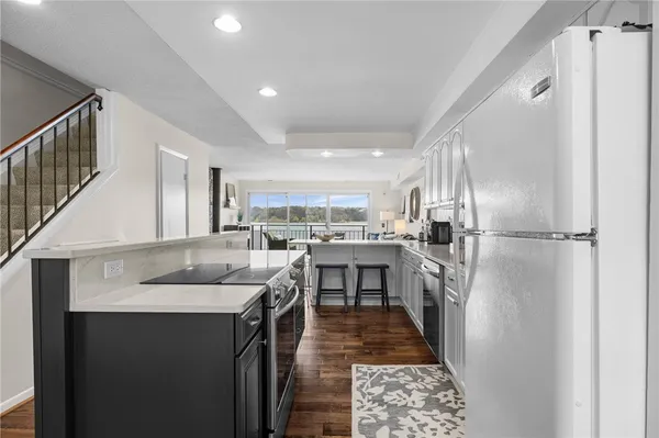 $299,900 | 351 Bay Village Drive, Irondequoit, NY 14609