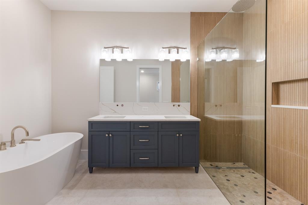 4544 Woodside Road Sarasota, FL 34242 - Photo 25 of 94 Gallery Image 25