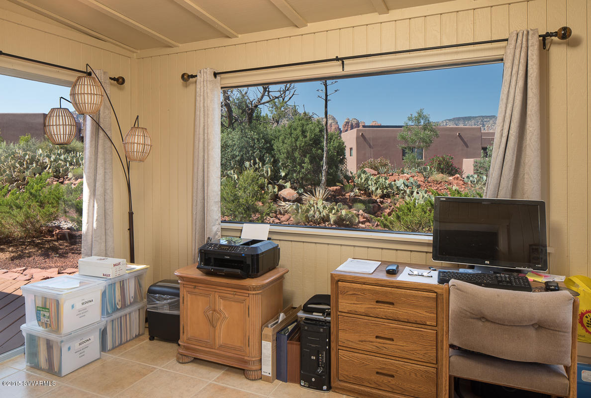 2390 Road Runner Road Sedona, AZ 86336 - Photo 12 of 19 13 Arizona Room