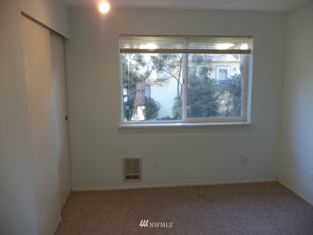 833 Southwest Sunset Boulevard, Unit C17 Renton, WA 98057 - Photo 12 of 15