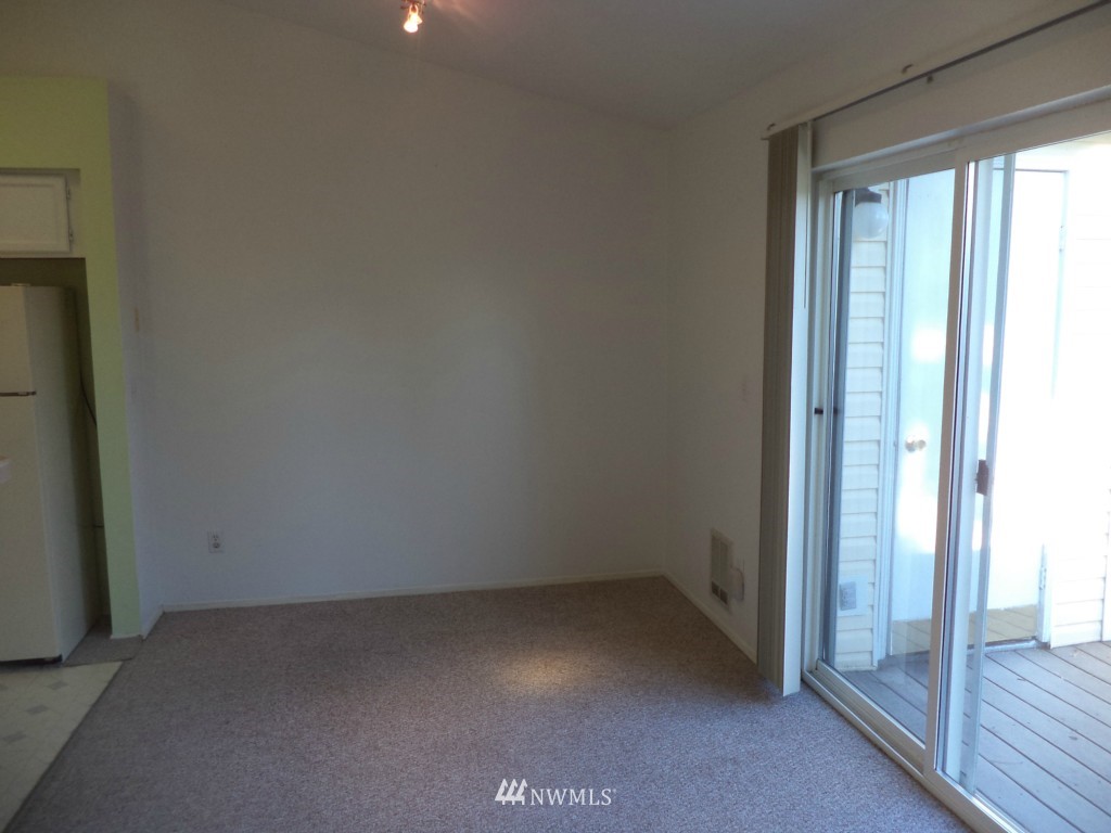 833 Southwest Sunset Boulevard, Unit C17 Renton, WA 98057 - Photo 7 of 15