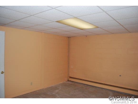 439 Rowland Rd. Swannanoa, NC 28778 - Photo 15 of 21 Gallery Image 15