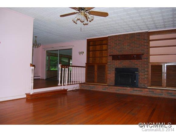 439 Rowland Rd. Swannanoa, NC 28778 - Photo 2 of 21 Gallery Image 2