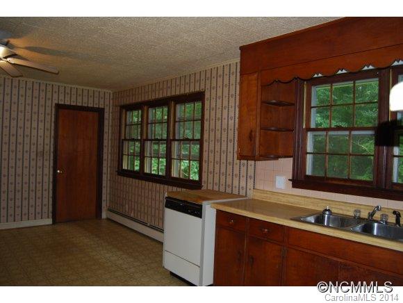 439 Rowland Rd. Swannanoa, NC 28778 - Photo 3 of 21 Gallery Image 3