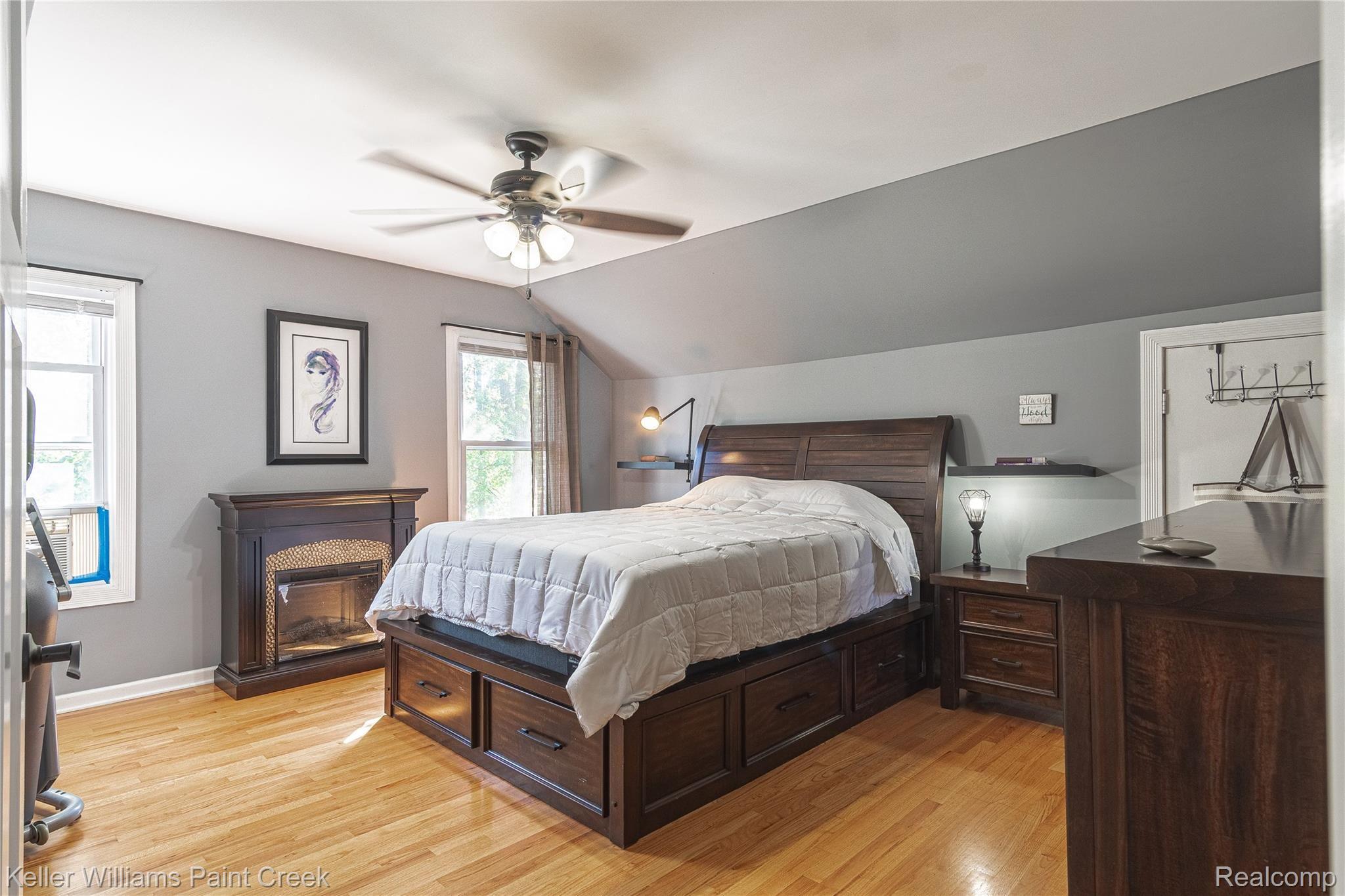 1598 West Auburn Road Rochester, MI 48309 - Photo 43 of 51 Interiors (35 of 44).jpg