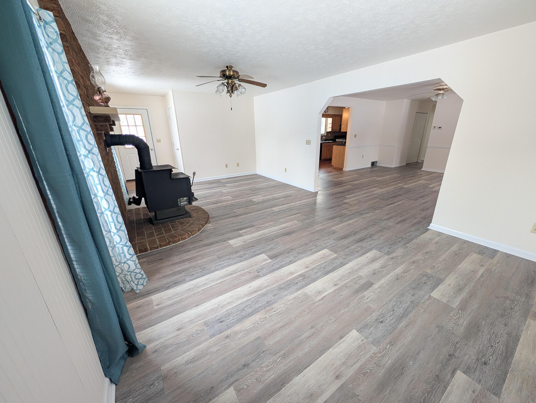 4351 Wilson Road Wooster, OH 44691 - Photo 19 of 59 Living room