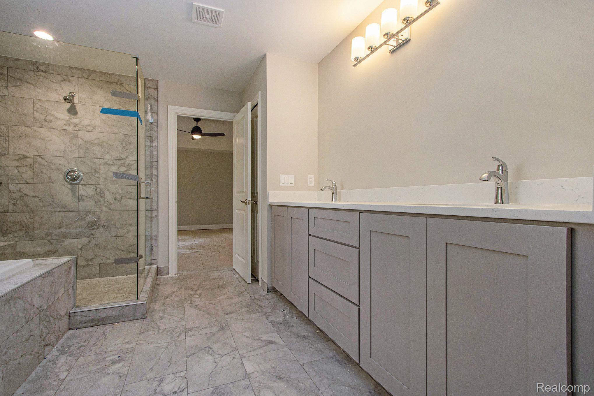 2926 Basil Drive Rochester, MI 48309 - Photo 11 of 12 Gallery Image 11