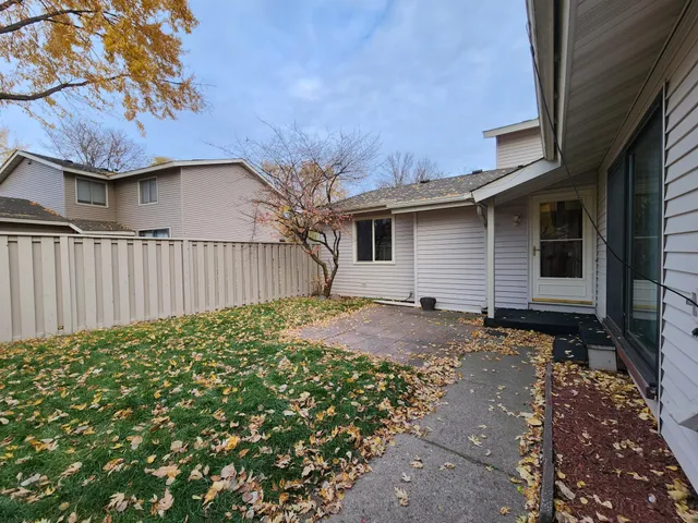 $234,900 | 1008 Carmel Court, Shoreview, MN 55126